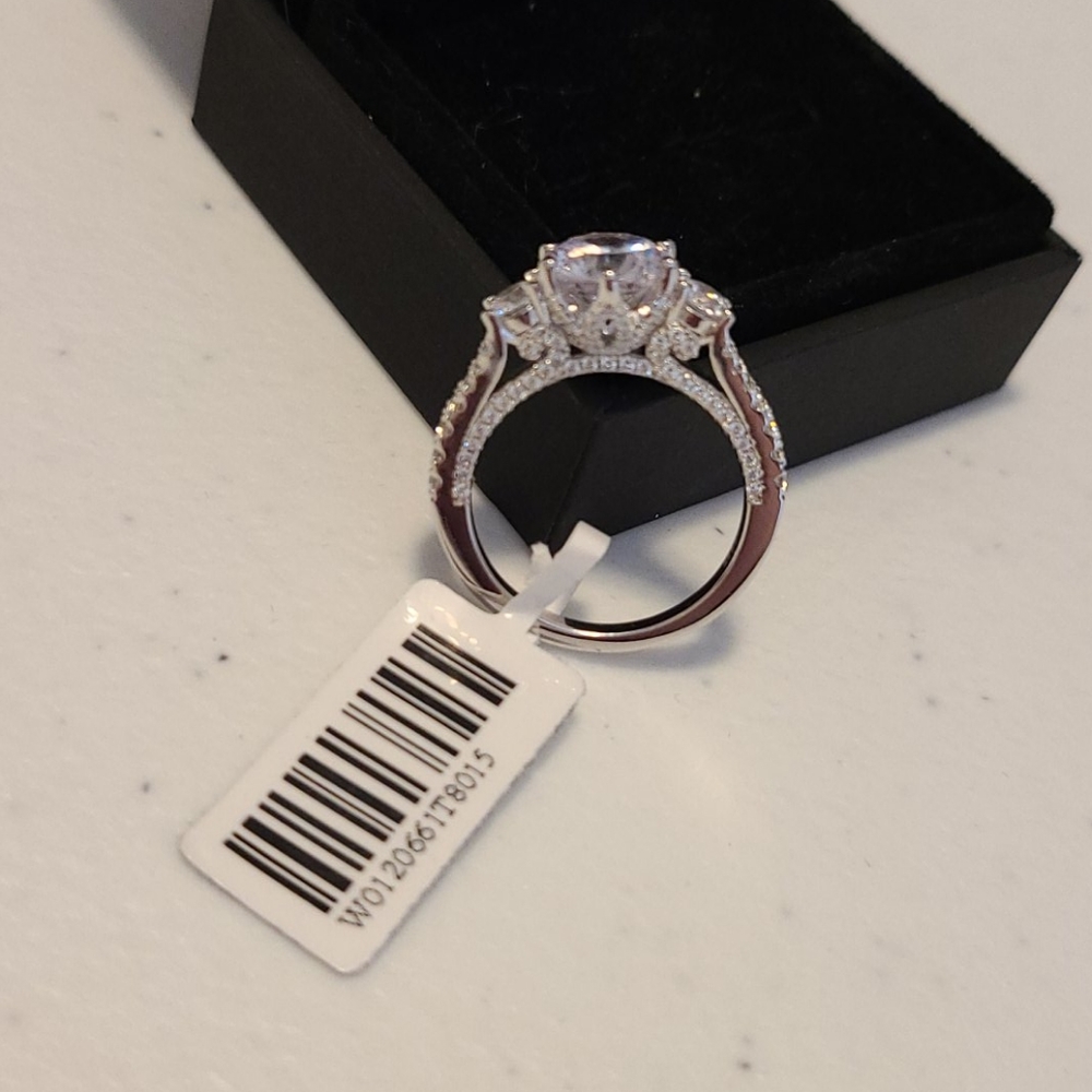 Ring - Picture 3 of 7